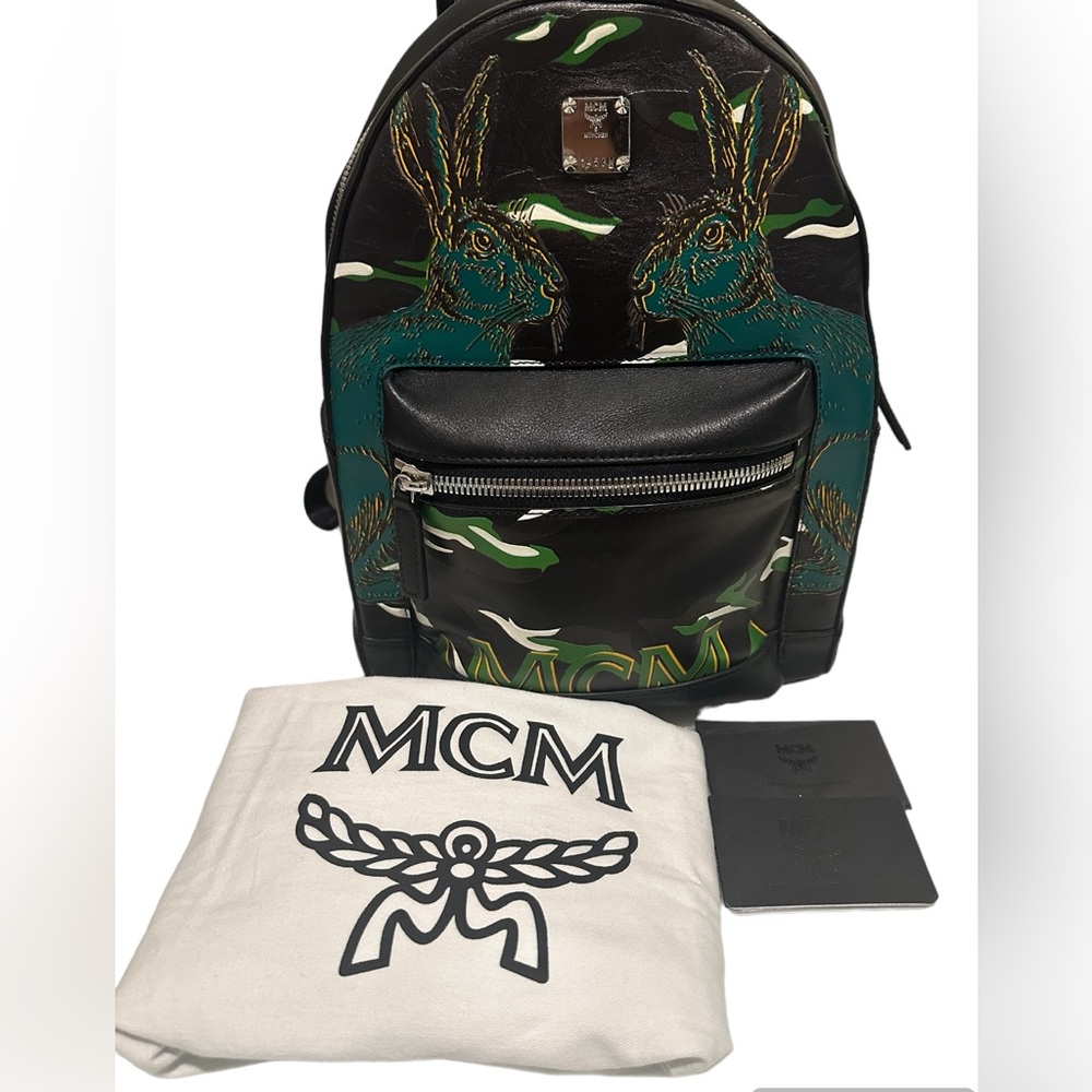 MCM Stark Psychedelic Rabbit Backpack - Picture 4 of 14